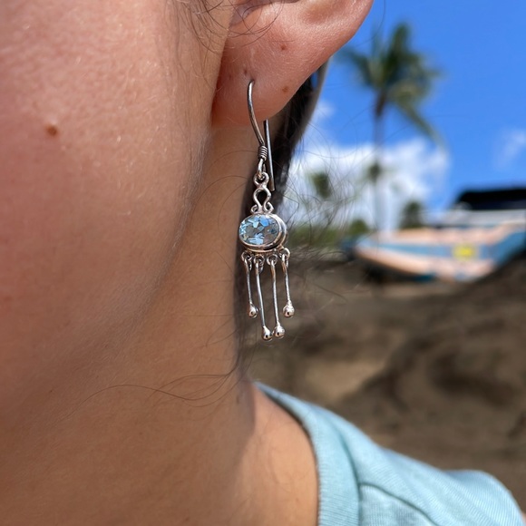 ✨SOLD✨Beautiful 925 Silver and Oval Aquamarine Earrings - Picture 3 of 17